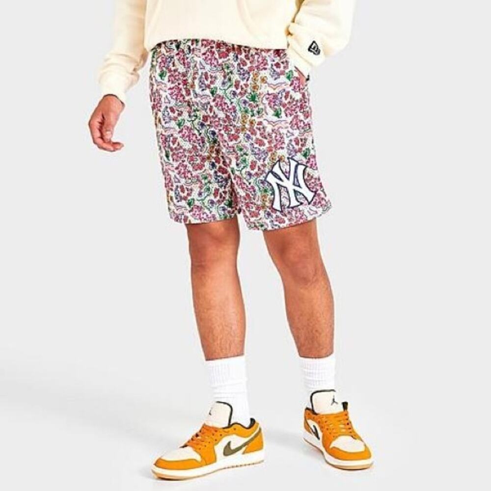 Rare New Era New York Yankees Watercolor Floral Shorts XL - Picture 2 of 8
